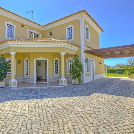 Solar Das Amendoeiras Βίλα Αλμπουφέιρα